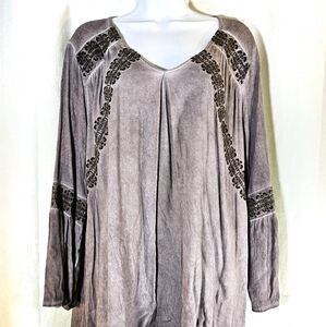 2/$20 Knox Rose XL Embroidered Top